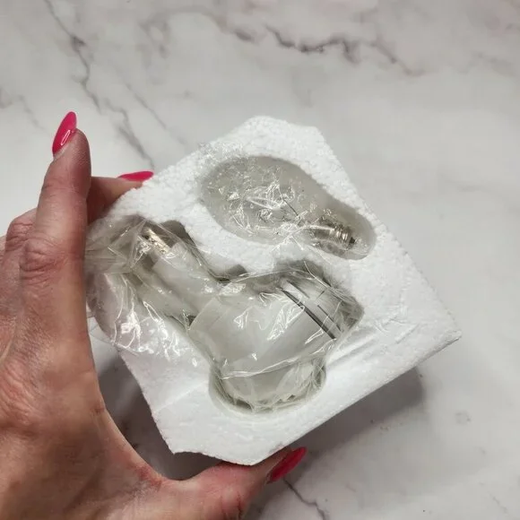 NEW Scentsy Warmer BUD Wall Plug-In w/ Scentsy Bar In Box Christmas Cottage - Picture 7 of 12